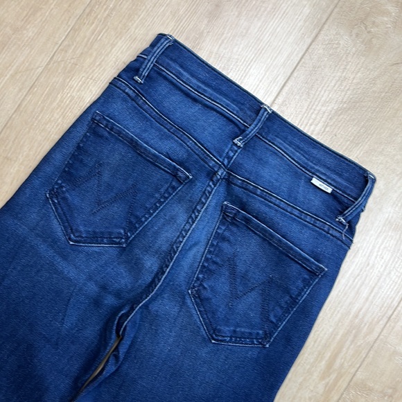 MOTHER The Insider Crop Step Fray Hem Blue Jeans High Waisted Tongue And Chic - Picture 7 of 10